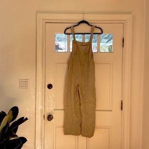 Olive Linen Jumpsuit 🤍